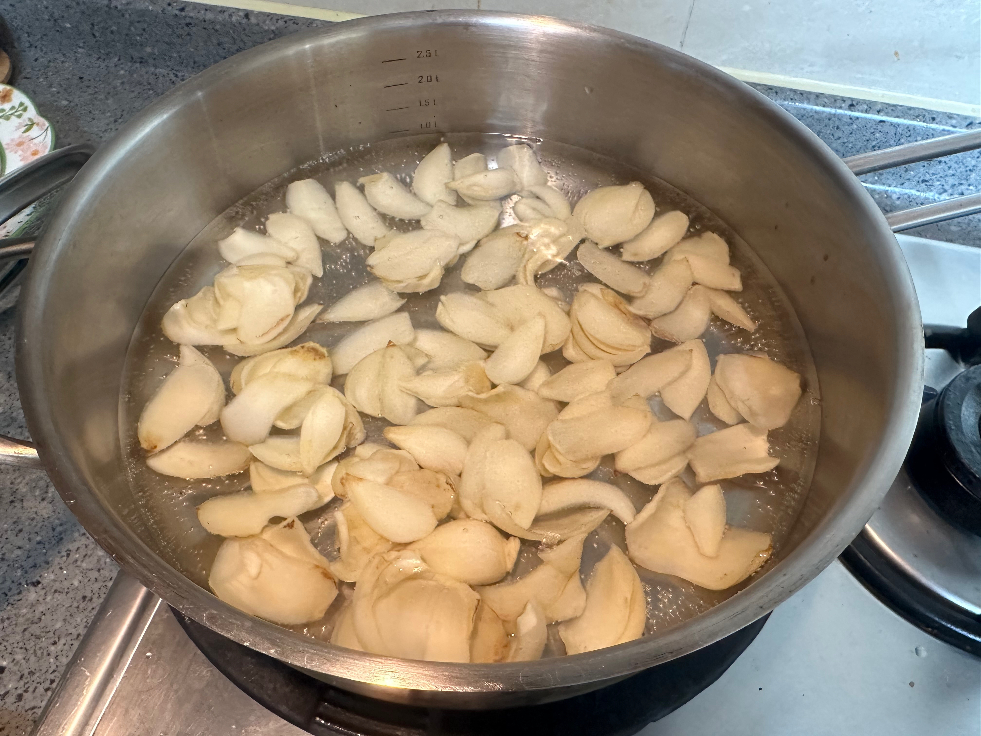 喜迎新年江南传统甜品：桂花百合鸡头米的做法 步骤3