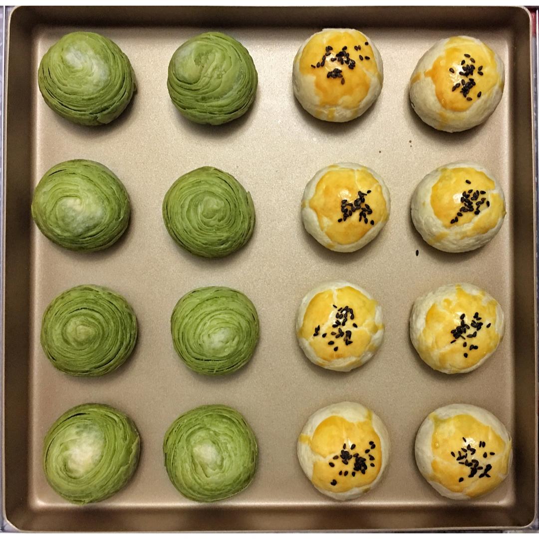 蛋黄酥 Danhuangsu