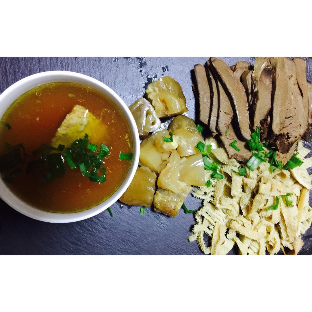 滋补牛骨汤（懒人电饭煲版）