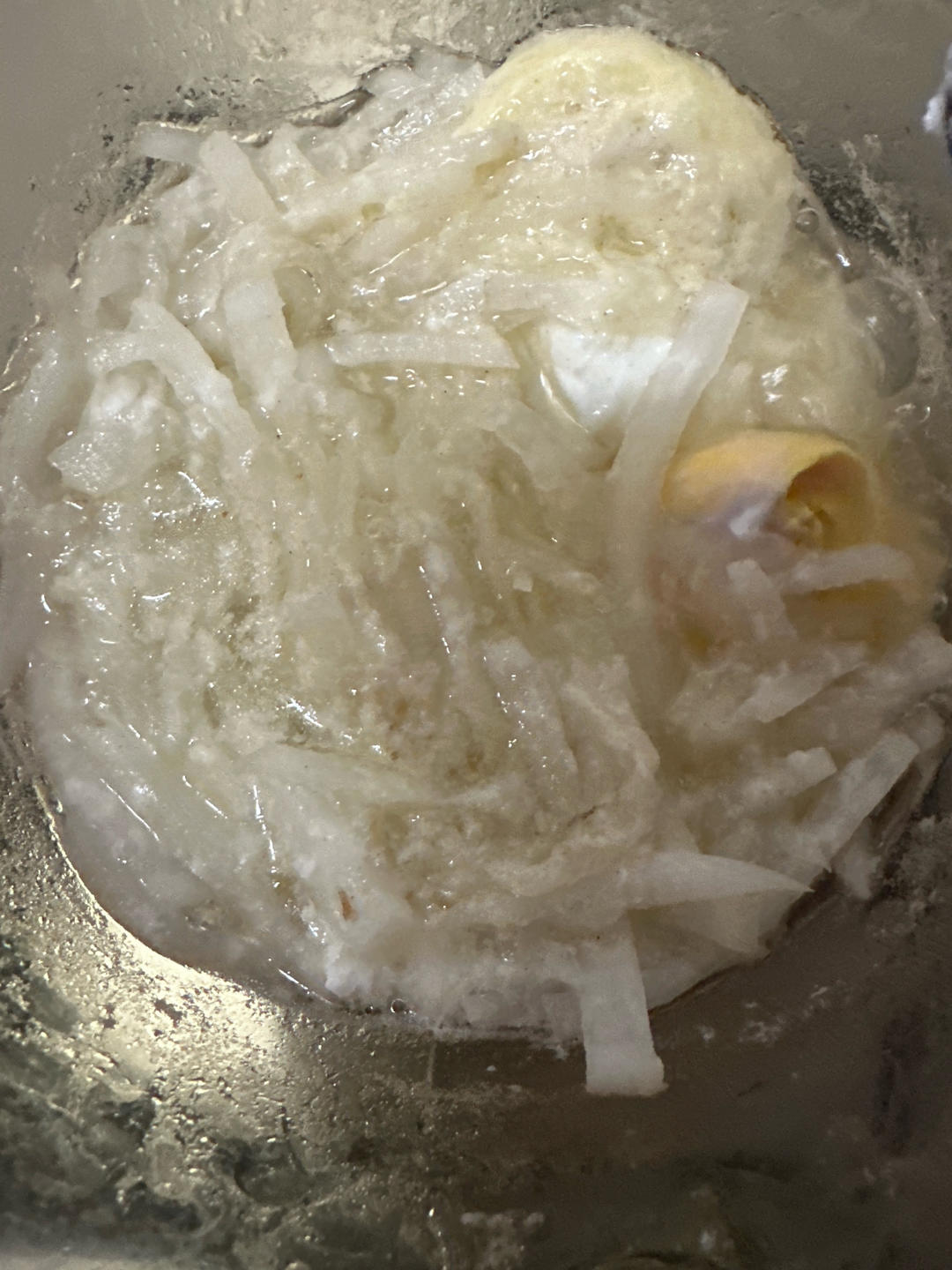 奶白鲜香的萝卜丝煎蛋汤