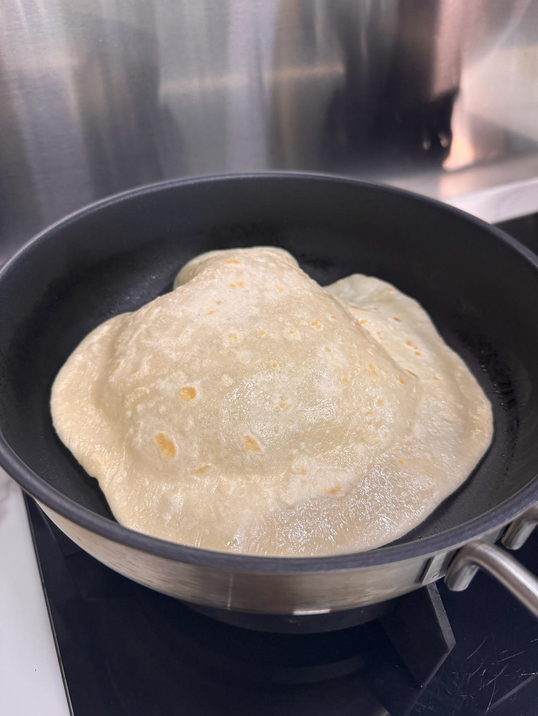 张张都鼓大泡的鸡蛋灌饼这样做不鼓大泡都难