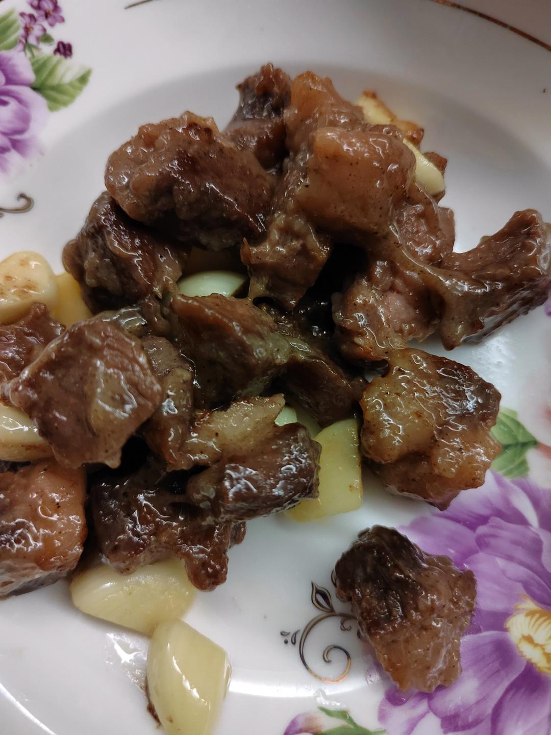 金蒜牛肉粒