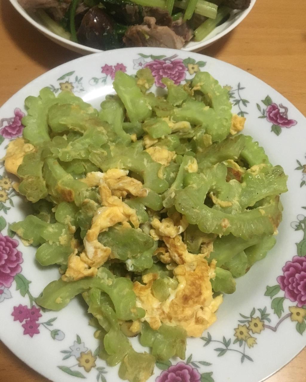 苦瓜炒鸡蛋