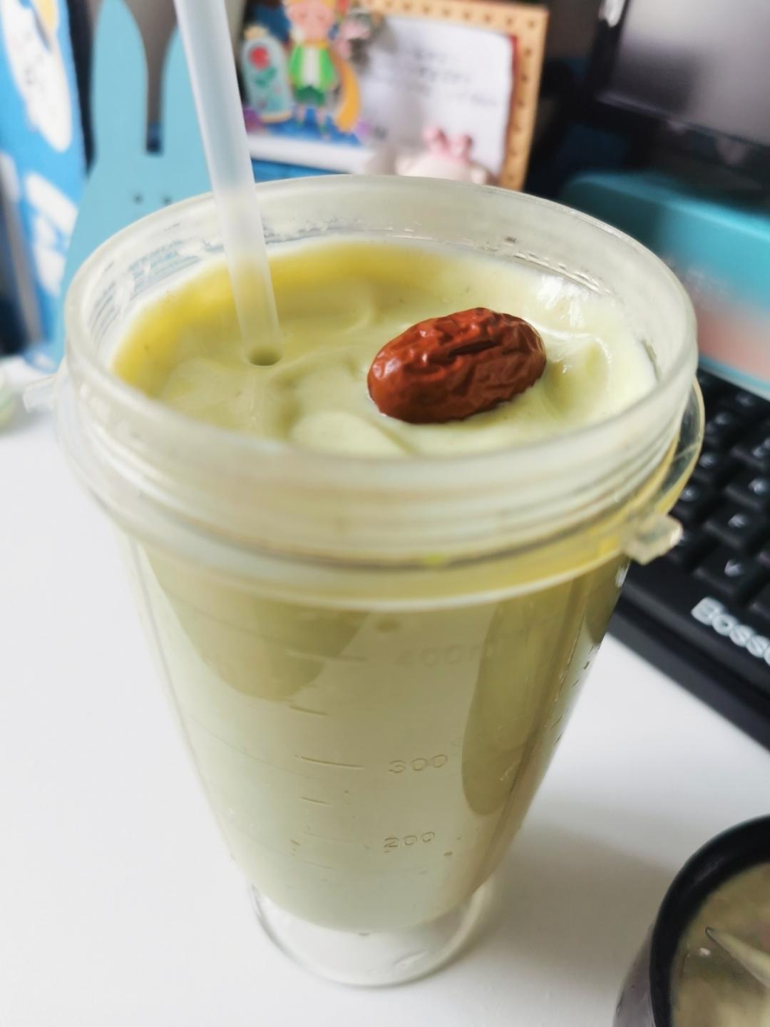 牛油果香蕉奶昔