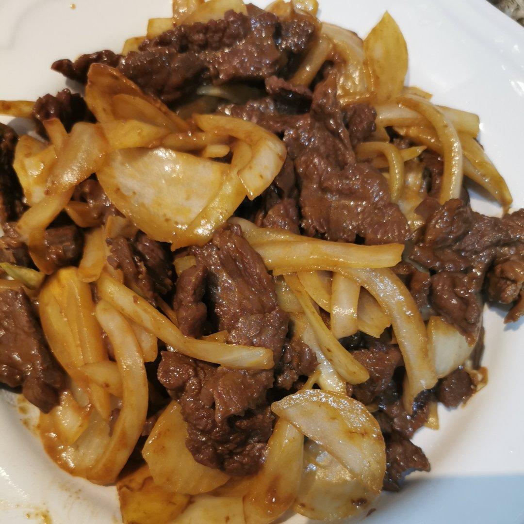 洋葱炒牛柳
