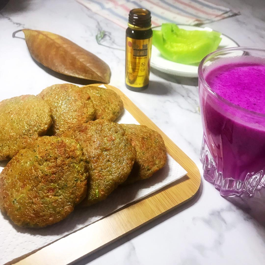 香煎鸡胸肉饼