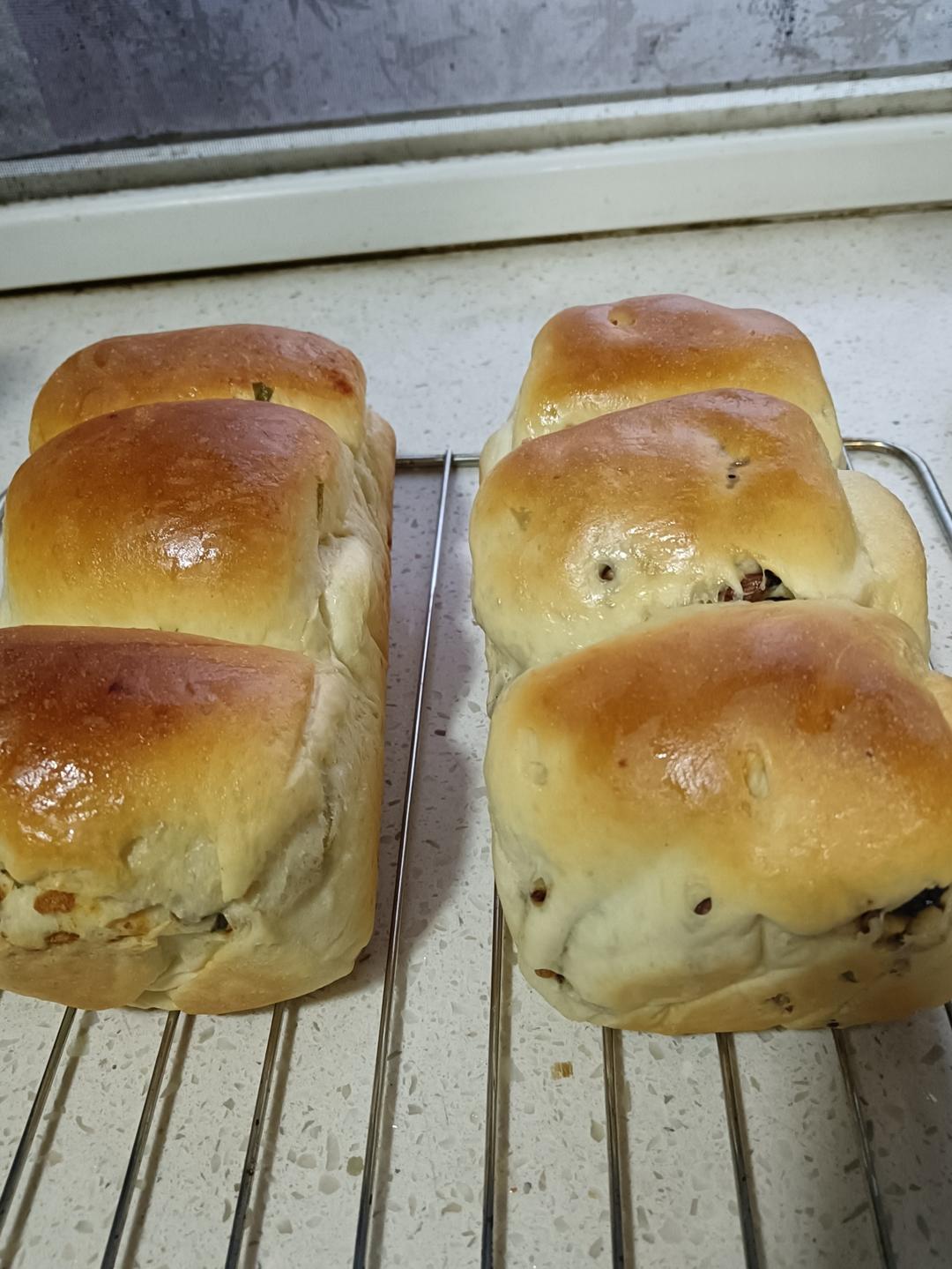 我最近每天做一个的葡萄干吐司，真的超松软好吃！