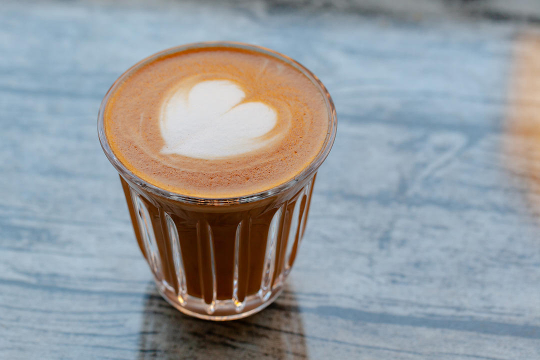 【冠军的咖啡配方】之如何在家做"flat white馥芮白"