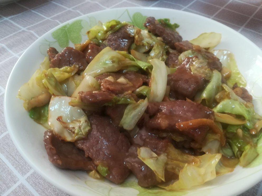 牛肉炒包菜
