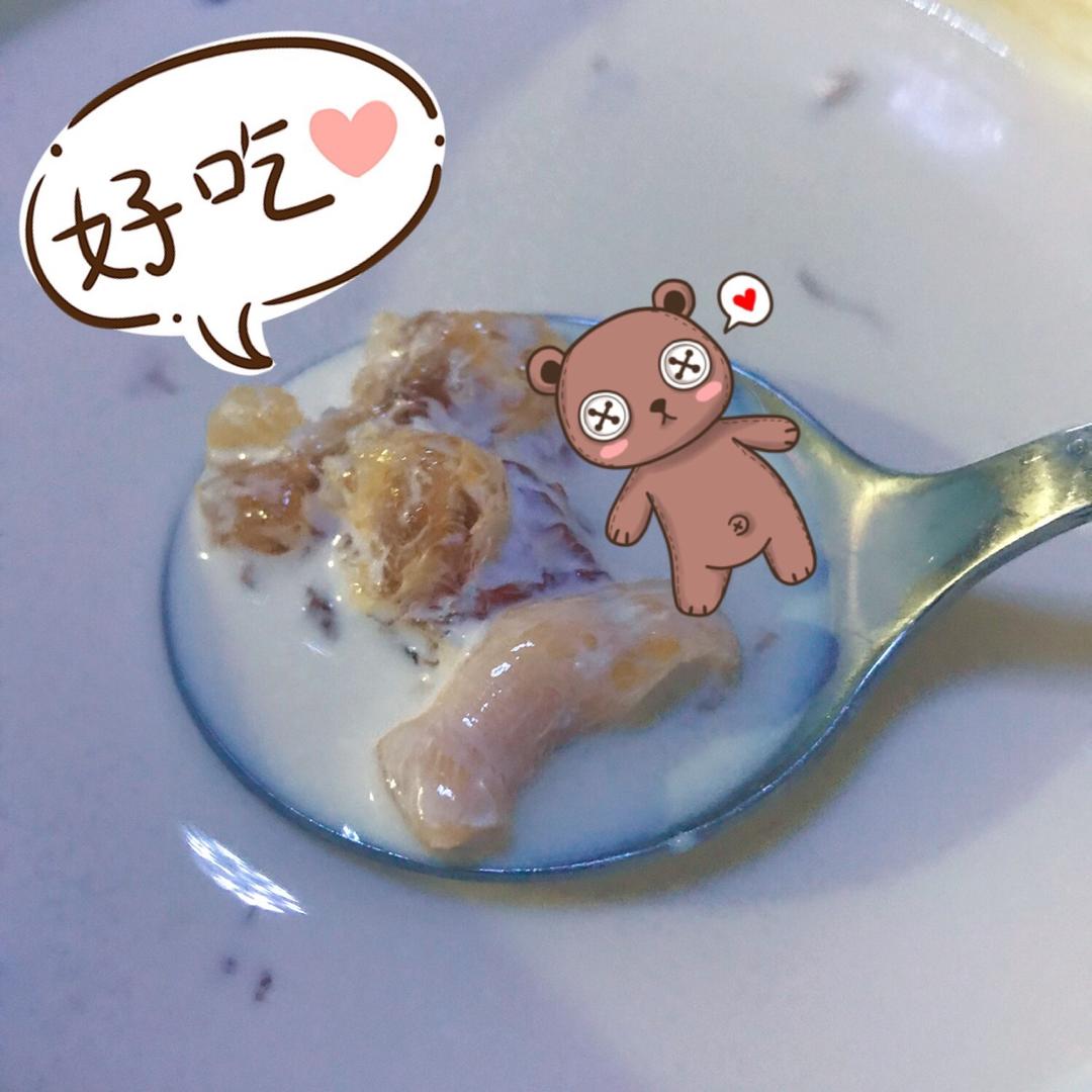 花胶牛奶炖桃胶