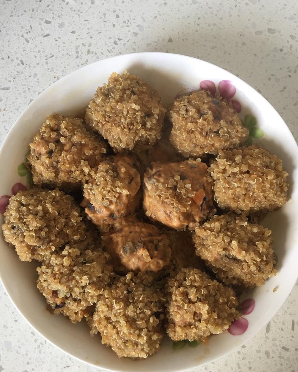 （健身餐）藜麦鸡胸豆腐丸