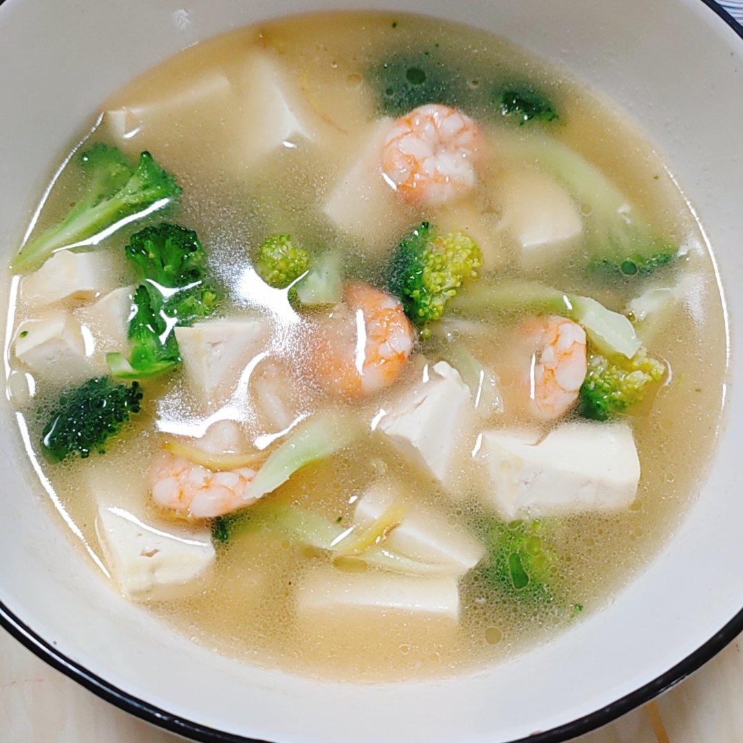 西兰花虾仁豆腐汤