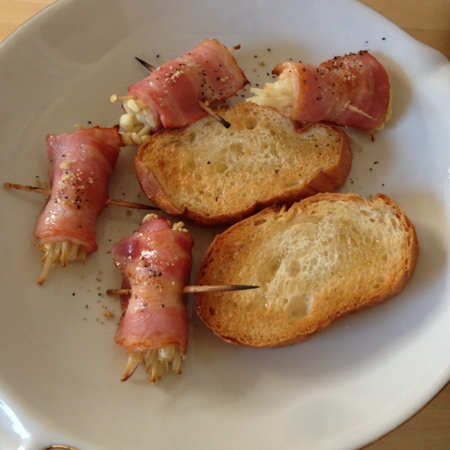 香煎培根金针菇卷