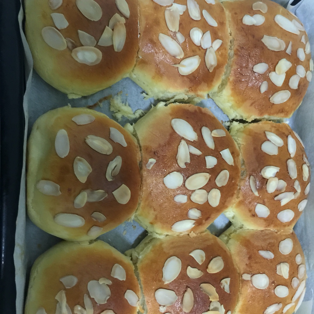 牛奶红豆小餐包