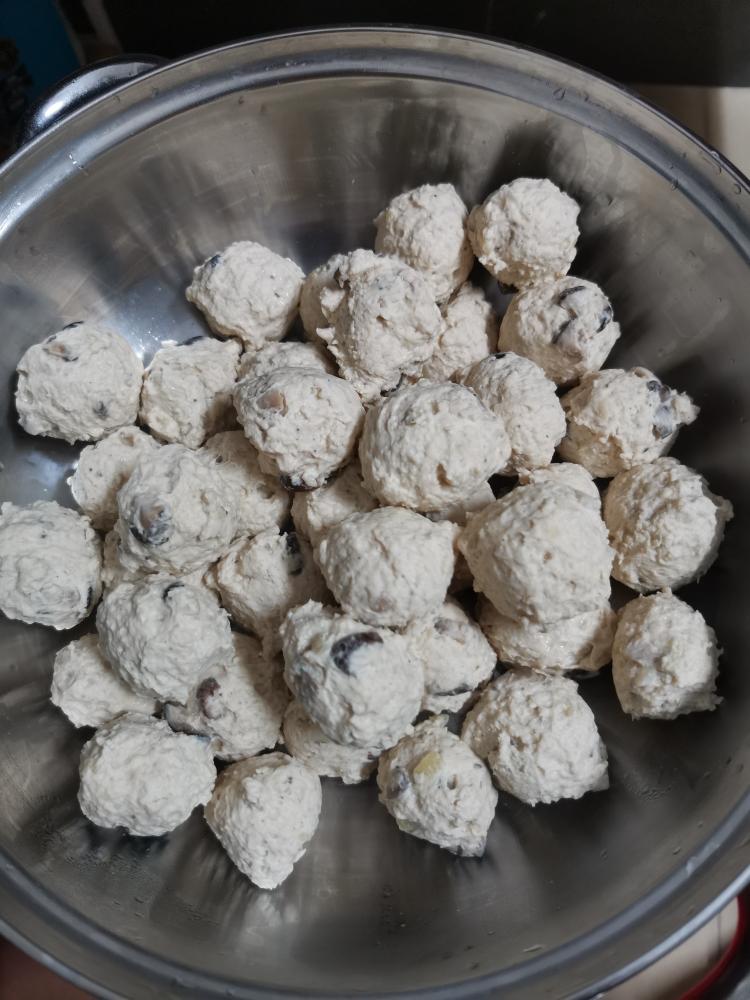 蘑菇鸡肉丸子