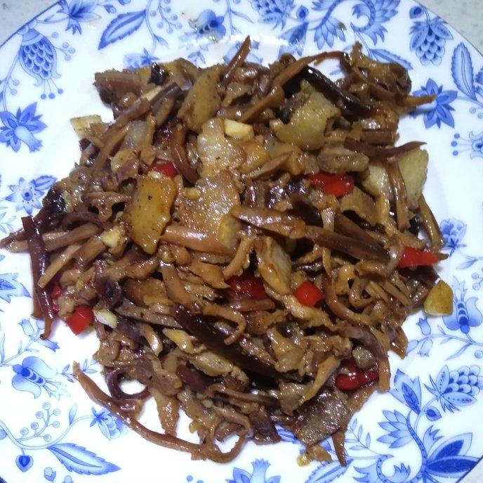 墨鱼丝炒肉丝