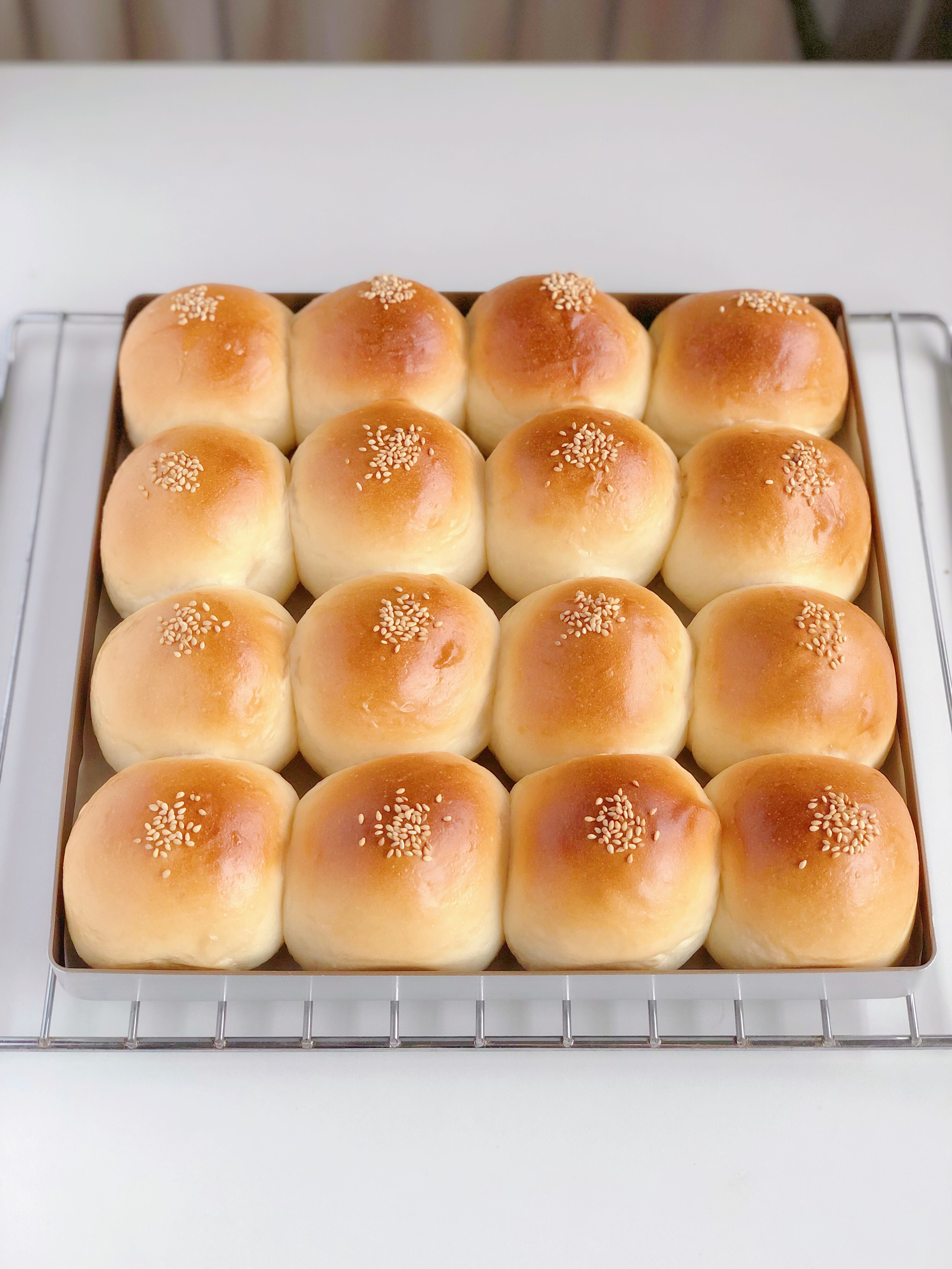 超软牛奶餐包，烘焙新手做面包第一课，超软不变硬的秘诀！传统老面包的做法 步骤10