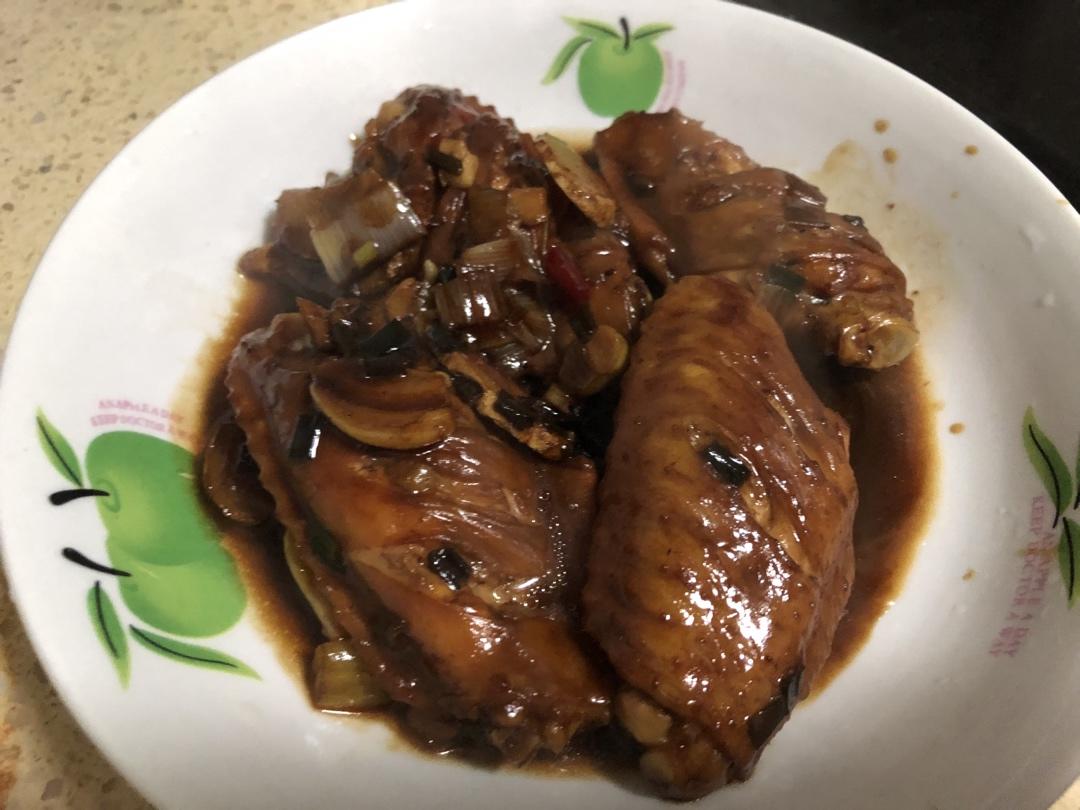 外婆教我的红烧鸡翅·连汤汁都狠好吃！！！