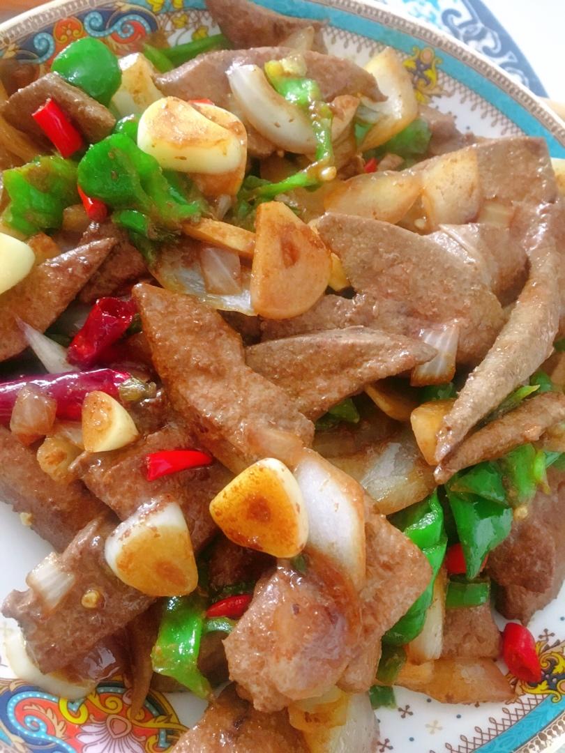 厨师长教你：“小炒猪肝”的家常做法，味道干香很赞，先收藏起来