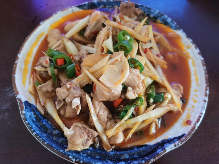 厨师长教你：自贡名菜“鲜锅兔”的家常做法，味道很赞先收藏起来
