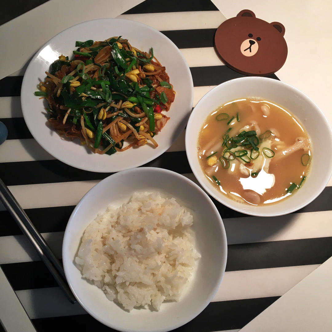 黄豆芽炒粉条