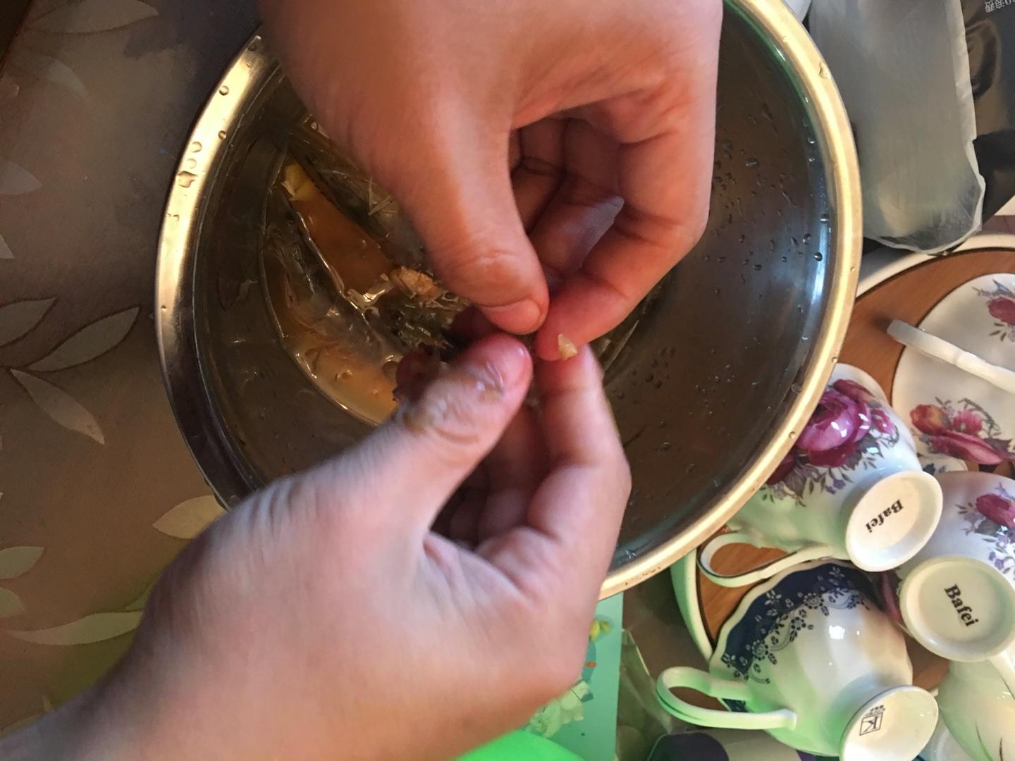 空气炸锅 炸虾🍤……面包糠的做法 步骤2