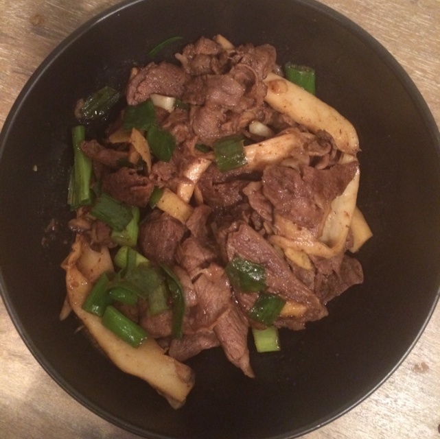 五花肉爆炒杏鲍菇