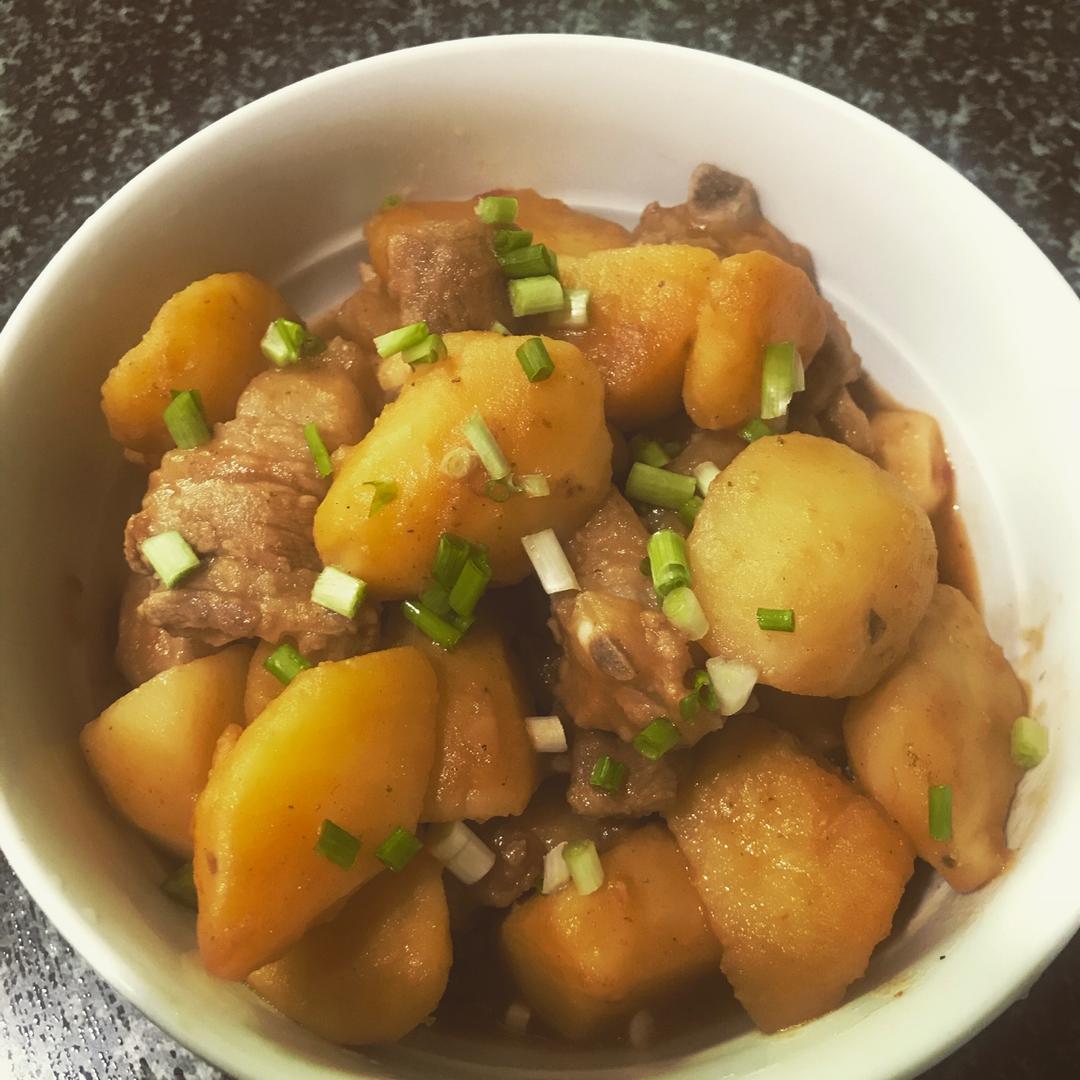 川味土豆烧排骨