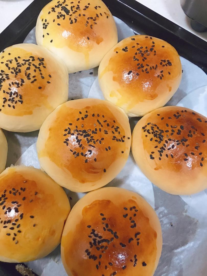 淡奶油面包   （口感超柔软，不会揉面发酵的进，小白食谱）