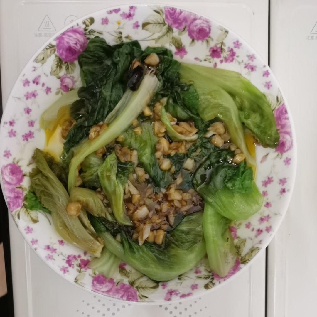 蒜蓉蚝油生菜，清脆爽口，色香味俱全