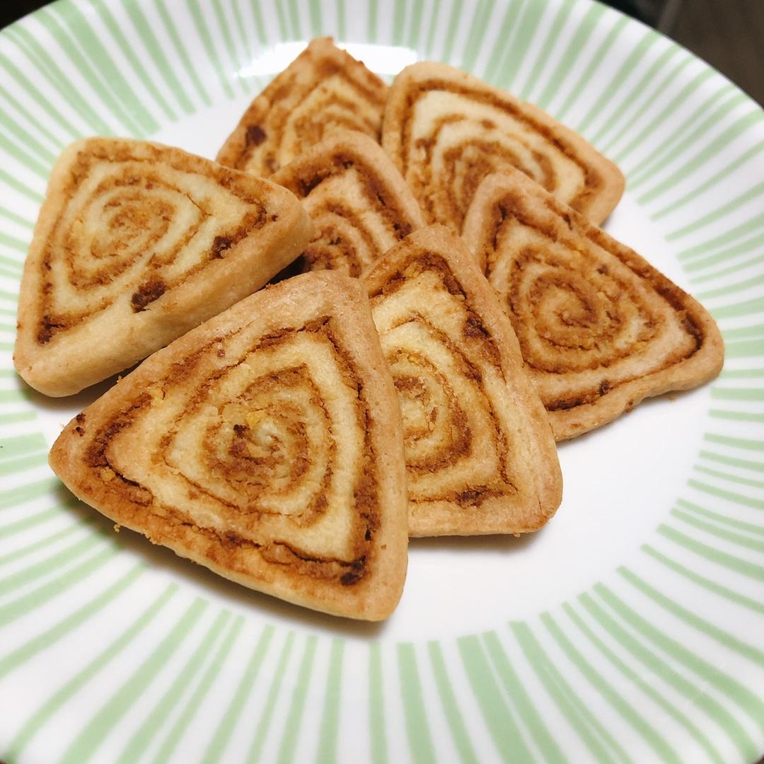 《Tinrry+》咸蛋黄肉松饼干