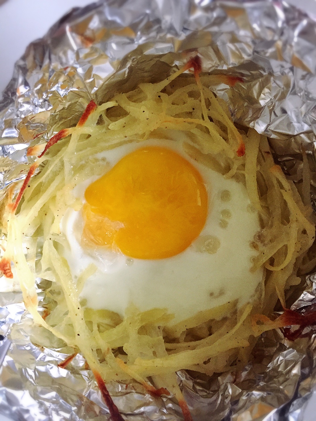【创意早餐】土豆丝窝蛋 烤箱版的做法