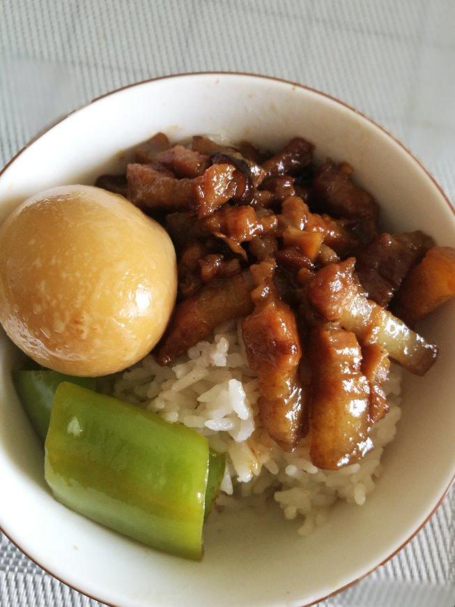 【卤肉饭】