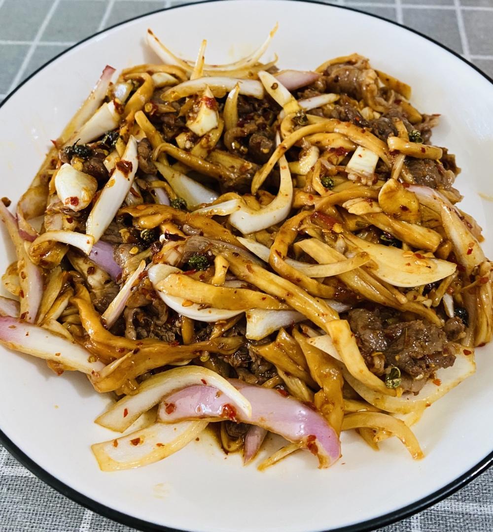 洋葱青椒炒牛柳(嫩肉配方)
