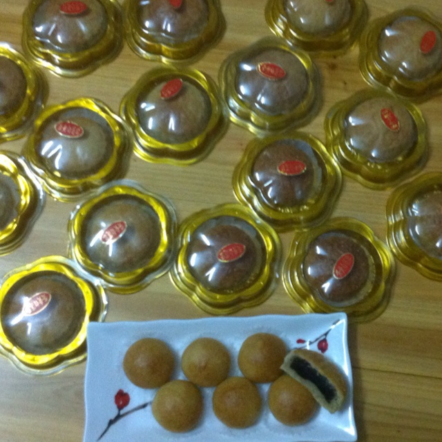广式月饼——蛋黄莲蓉月饼