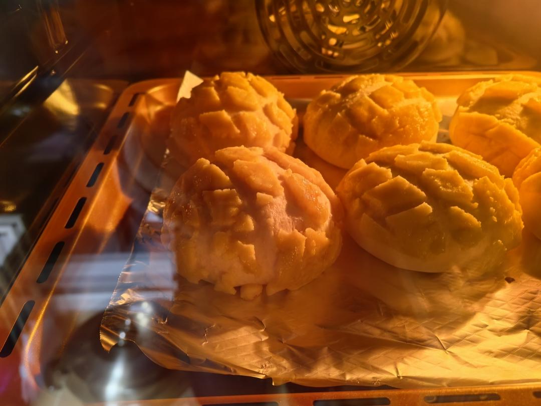 香酥柔软的港式菠萝包