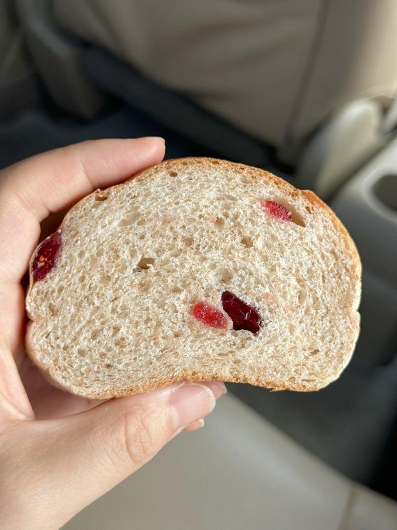 全麦蔓越莓核桃软欧包