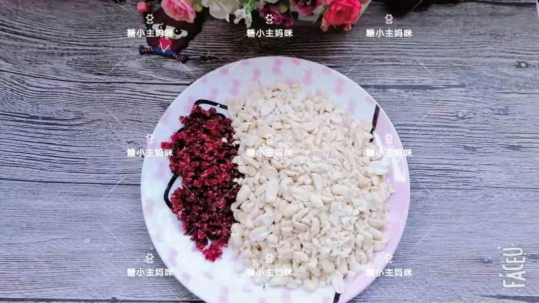 简单美味的牛扎糖（原味、抹茶口味、可可口味）的做法 步骤2