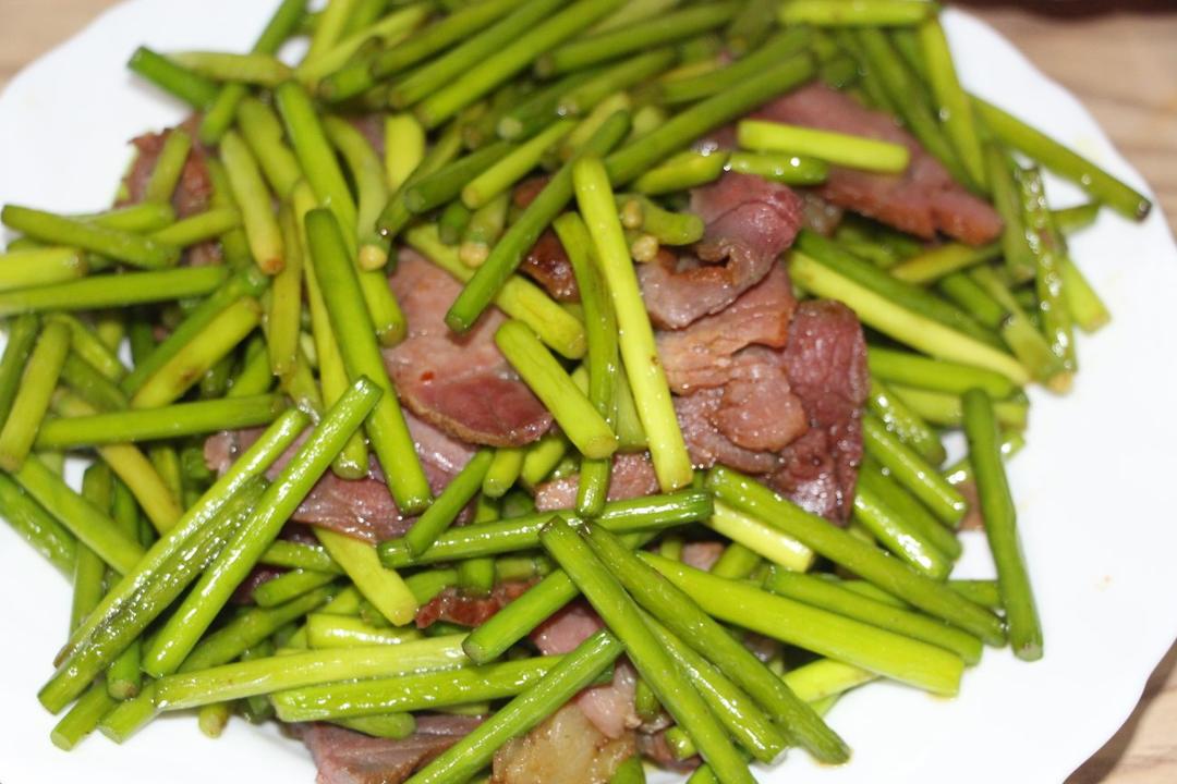 蒜苔炒腊肉
