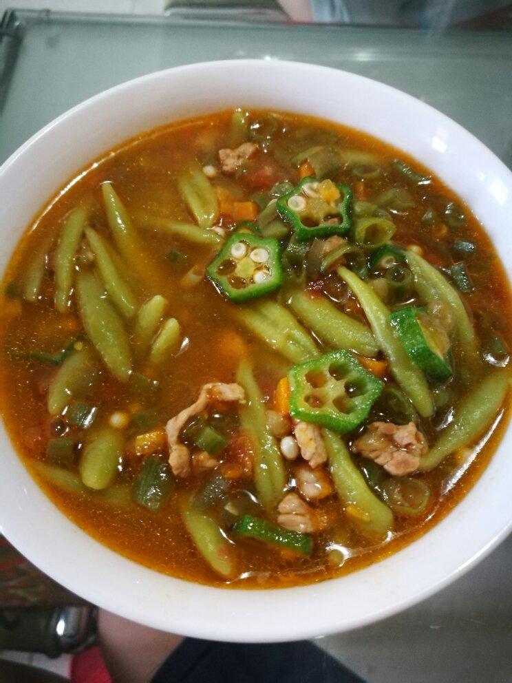 堂妈小厨——菠菜汁剪刀面
