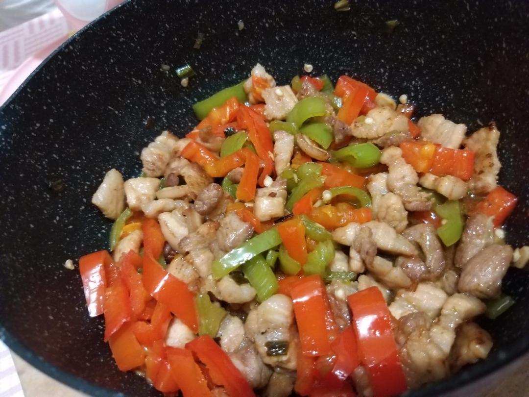 青椒干煸五花肉