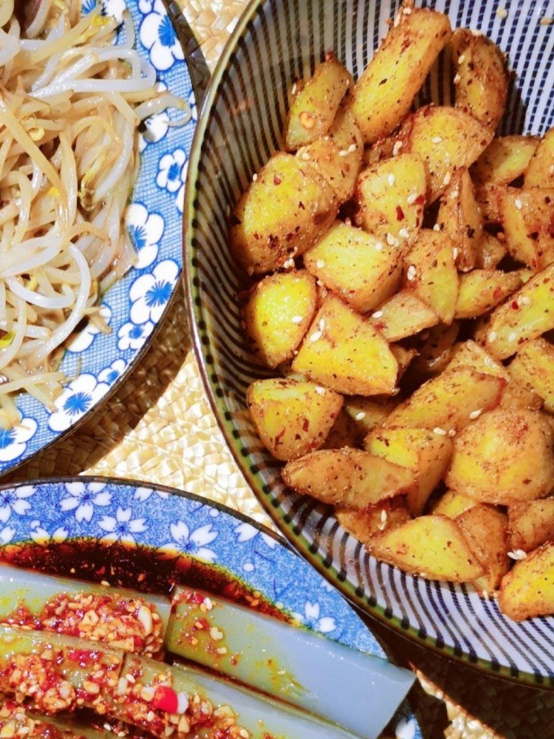 福尔摩斯柚做的小高姐香辣土豆浓郁调料包裹着的干甜小土豆