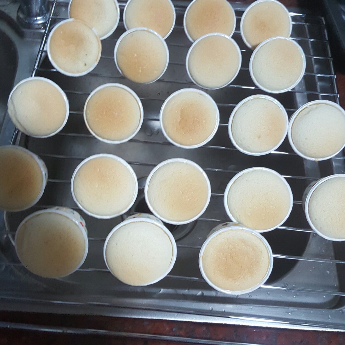 鲜奶油戚风杯子蛋糕（纸杯蛋糕）
