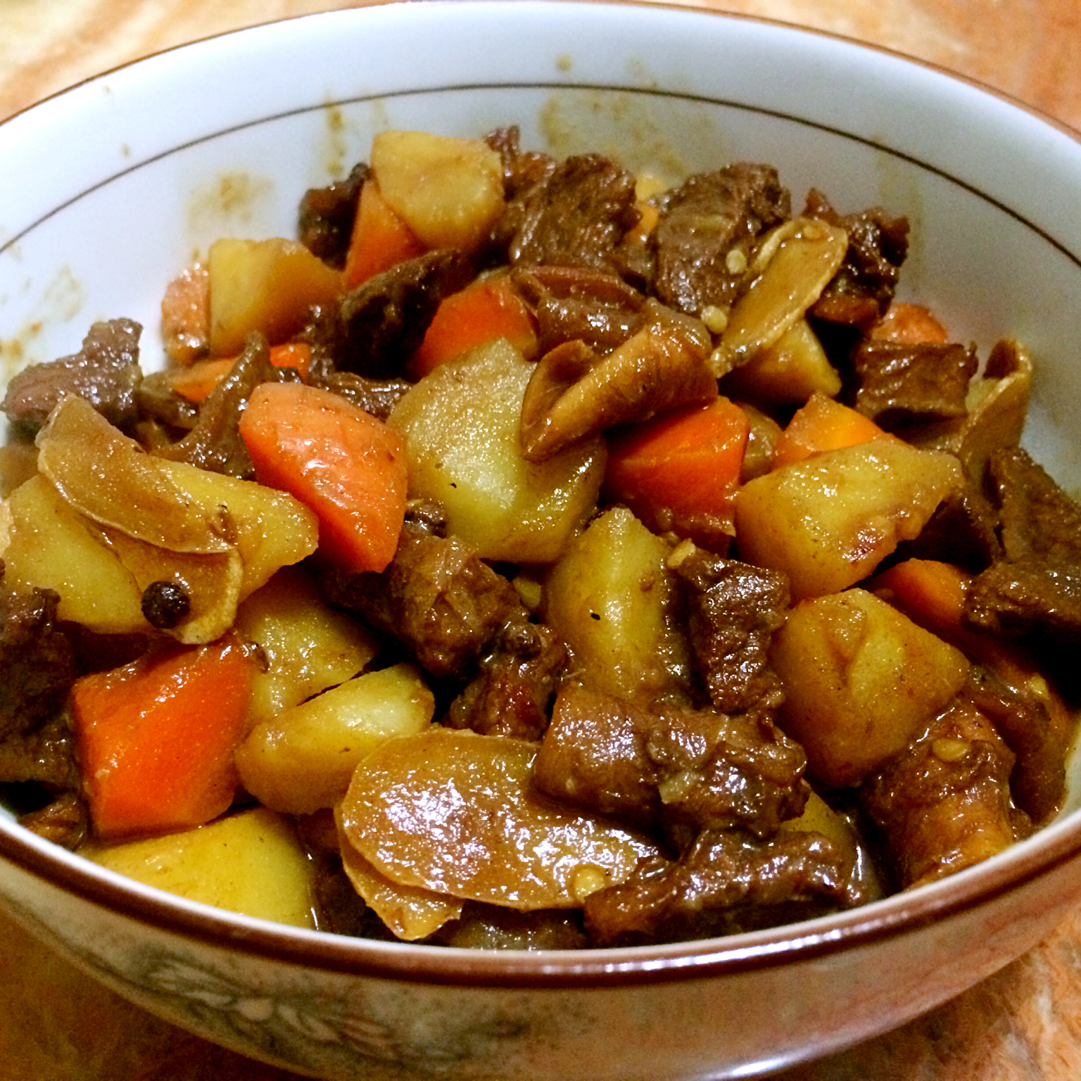 胡萝卜土豆烧牛腩