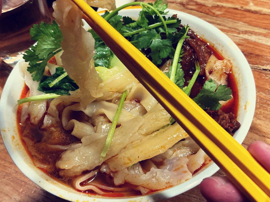 曼食慢语丨红烧牛肉面