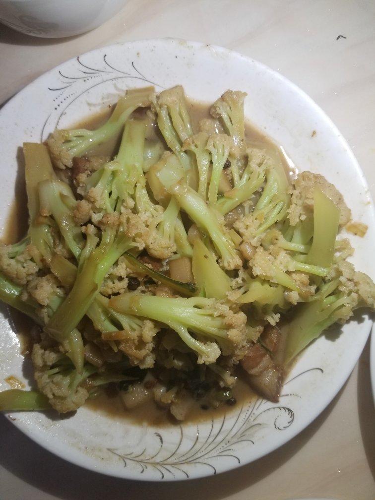 老丁的私房菜-干锅花菜