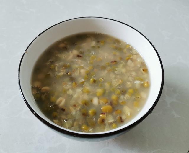绿豆燕麦仁薏米粥清热解毒养生粥的做法