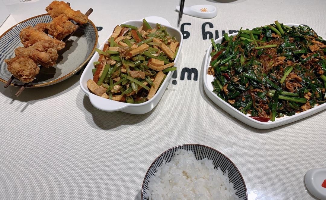 网红同款🤩爆炒“鸡蛋粉丝韭菜豆芽菜”