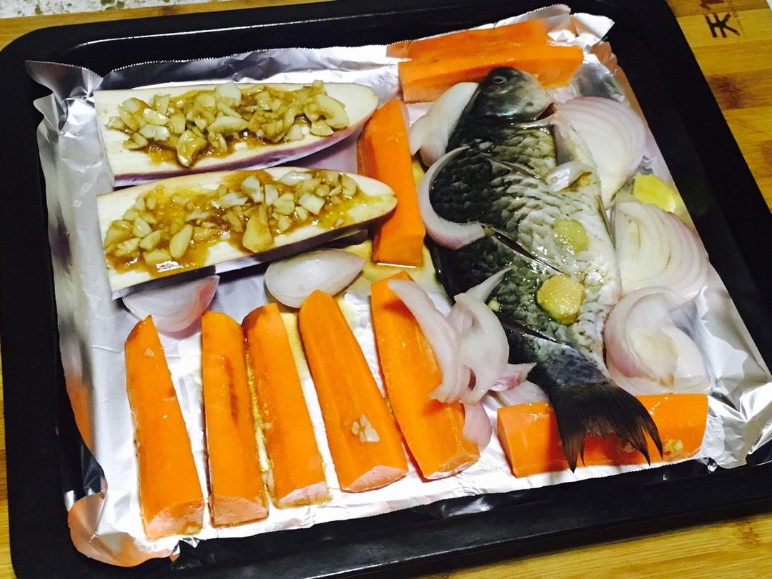 锡纸烤鲫鱼（烤箱版）