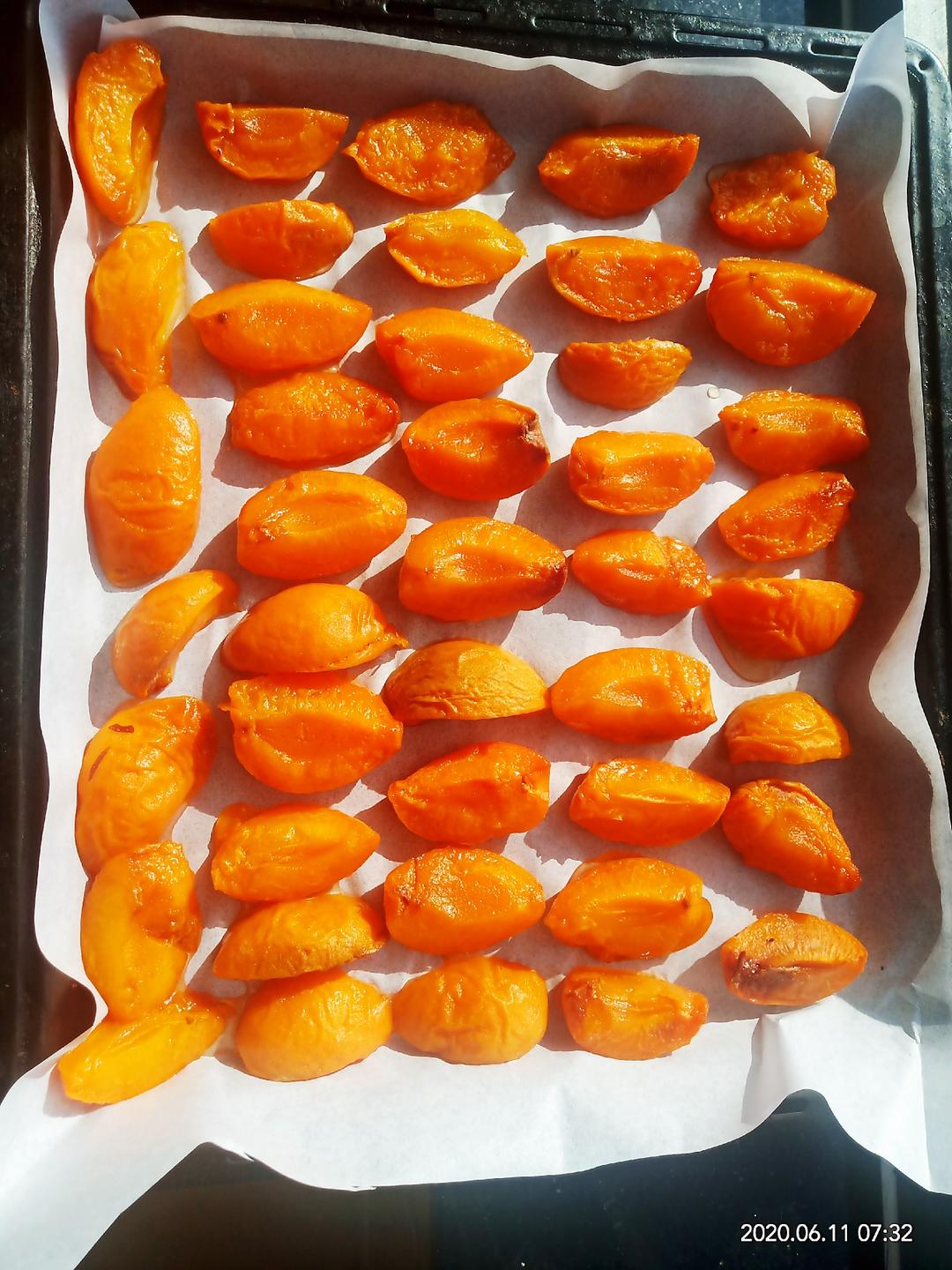 克酸酸甜甜的手工杏干的做法小贴士没有太阳的话放入烤箱70度烤5个